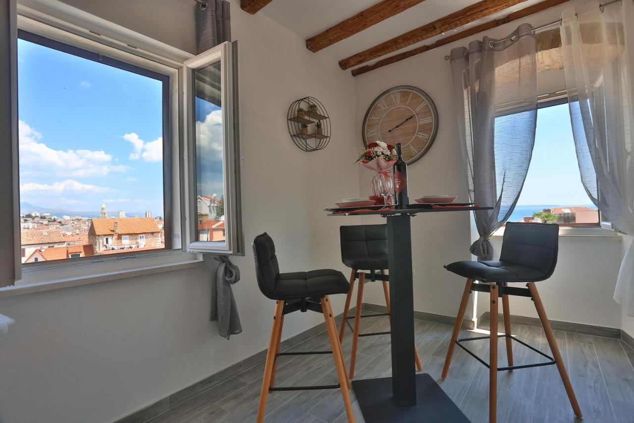 Apartments Angela With Old Town View Split Exteriör bild